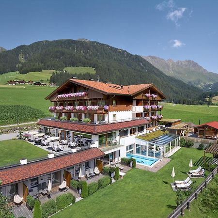 Vitalpina Hotel Magdalenahof Santa Maddalena in Casies Εξωτερικό φωτογραφία